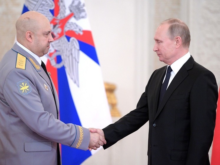 Судьбу генерала Суровикина из Новосибирска определит Президент Путин
