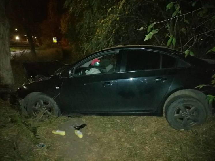 Двое пострадали и один погиб в ночном ДТП в Саратове