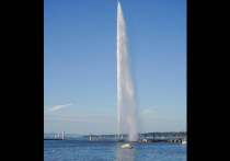 Молодой мужчина серьезно пострадал, попытавшись прислониться к знаменитому фонтану Же-До в Женеве – одному из самых больших и мощных фонтанов в мире