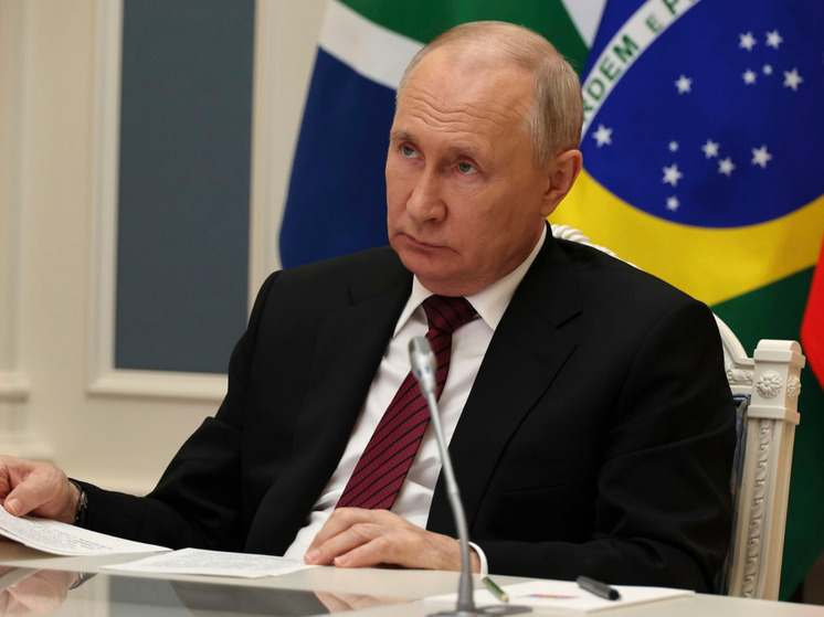 Читатели «Гуаньча» поддержали слова Путина о дедолларизации