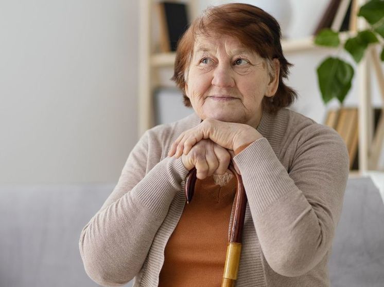 Мошенники украли деньги российской пенсионерки и сделали ее своим курьером