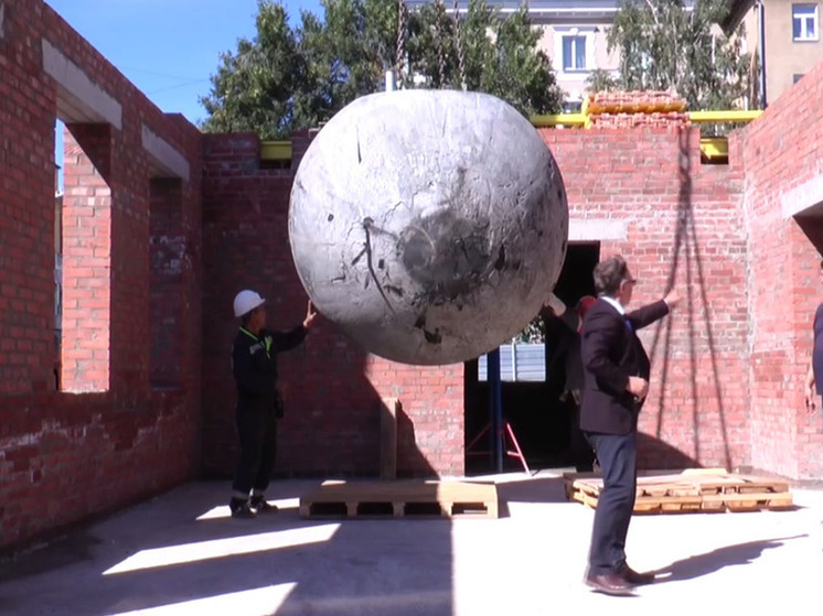 В Новосибирске космический спутник-шпион установили в центре города