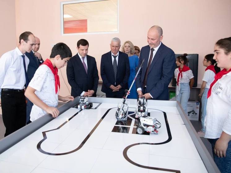 В Карачаево-Черкесии открылся первый Центр цифрового образования детей «IT-Куб»