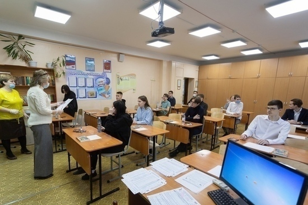 17 омских учителей получат денежные премии