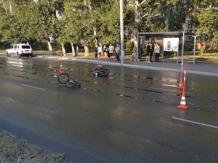В Омске 14-летний подросток на мопеде сбил своего ровесника-велосипедиста