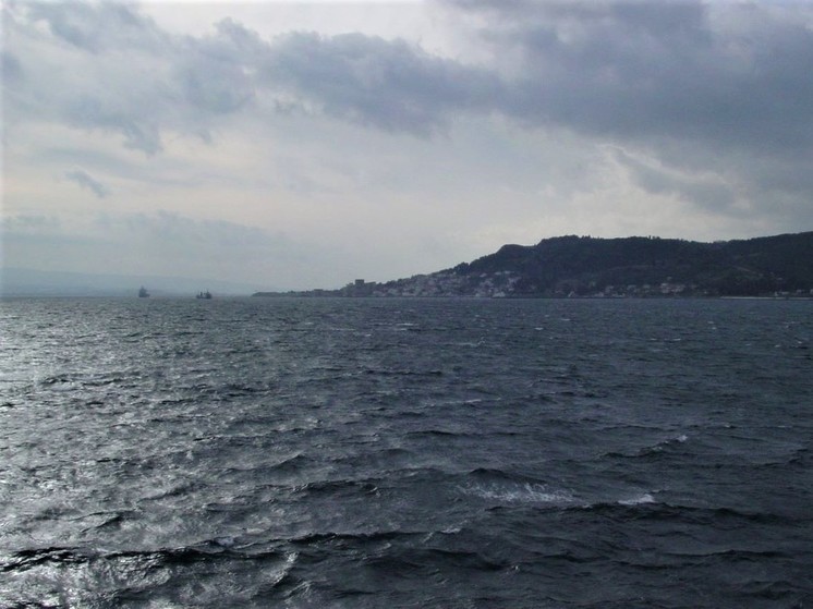 Движение судов в проливе Дарданеллы приостановили в обоих направлениях