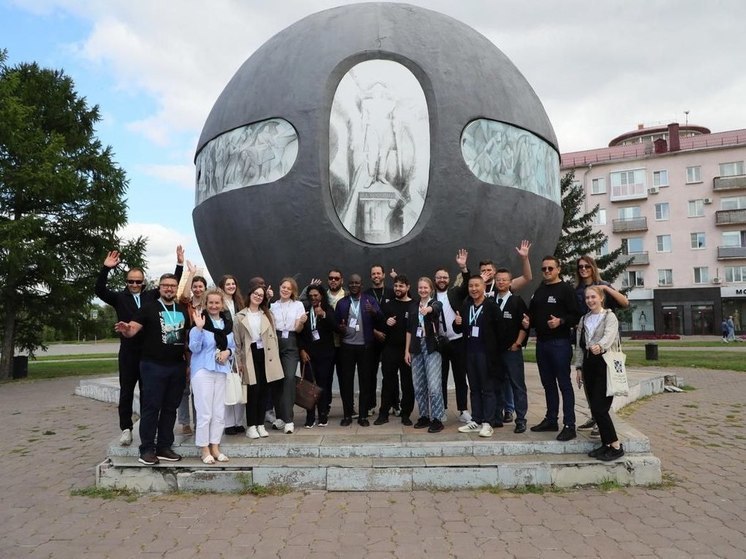 В Омске планируют заменить шар «Держава» на площади Бухгольца