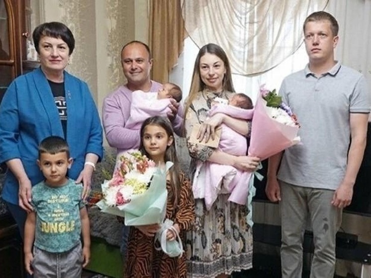 В Белгородской области с начала года родились 100 пар двойняшек