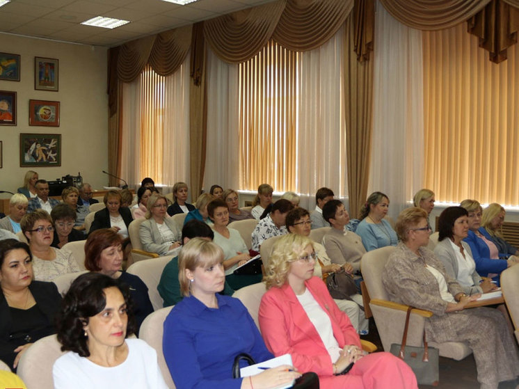 В течение двух дней педагогическое сообщество обсуждало вопросы развития системы образования в Вологодской области