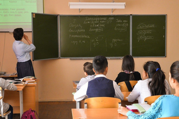 Авдеев пообещал владимирским педагогам выплатить по 5 тысяч рублей