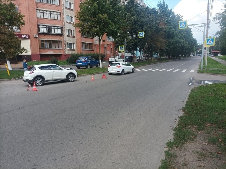 В Орле при столкновении двух иномарок травмировалась женщина
