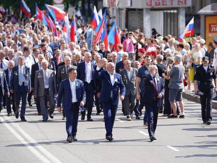 На парад Шахтеров в Новокузнецке вышло 15 тысяч человек