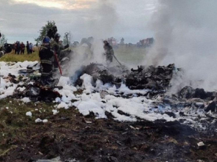 Часть обломков самолета Пригожина извлекли из воды