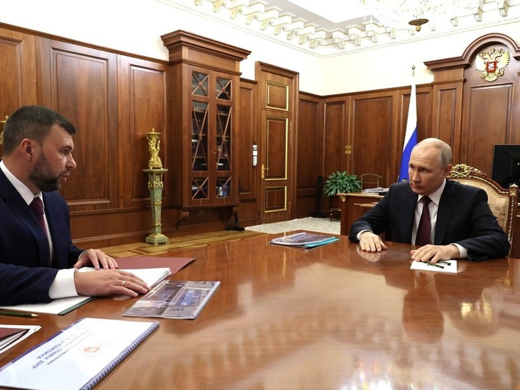 Владимир Путин обсудил военную обстановку с руководителем ДНР