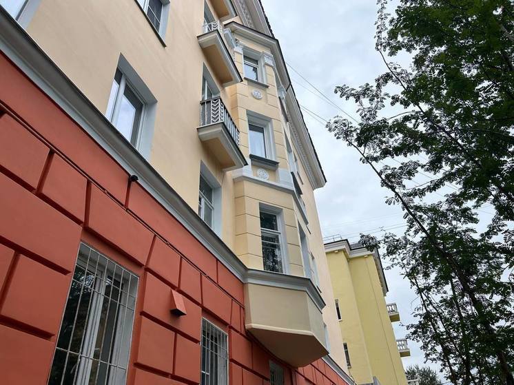 В Мурманске оценили ход ремонтных работ «сталинки» по проезду Рыбный