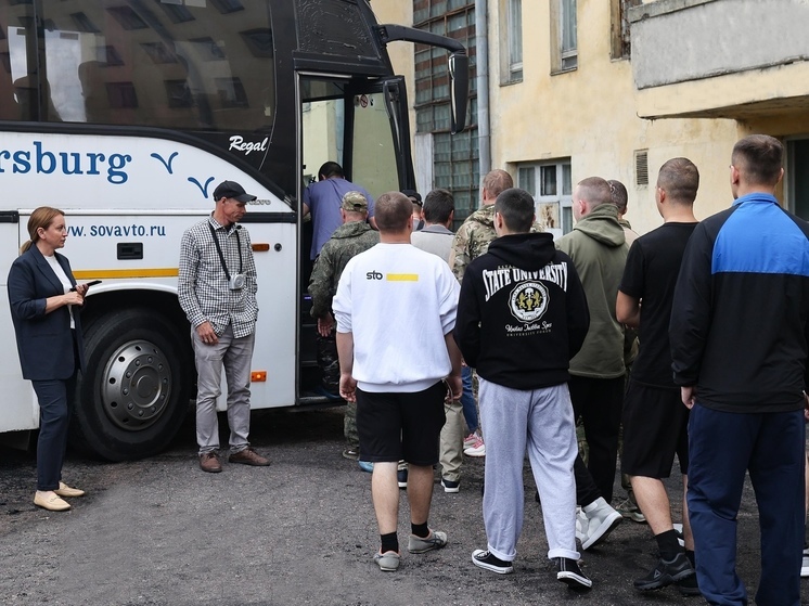 Раненные бойцы СВО побывали на экскурсии по Выборгу