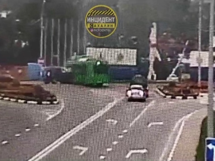 Опубликовано видео смертельного ДТП с автобусом в Южно-Сахалинске