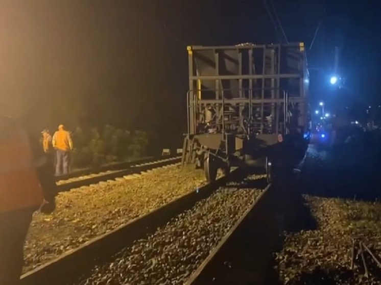 Рабочие ремонтировали всю ночь железнодорожное полотно в Обнинске