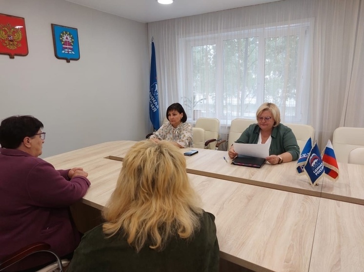 Депутат думы Ноябрьска поможет вернуть пенсию прибывшей из Запорожья женщине