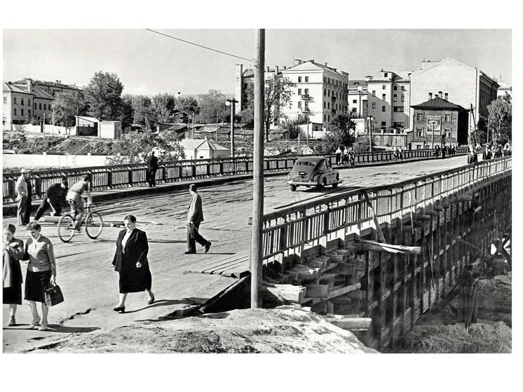 Жителям Брянска показали архивный фотоснимок моста через Нижний Судок