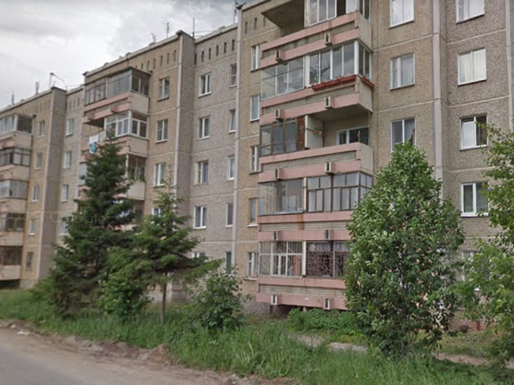 Неизвестный стрелял по окнам квартиры в Березовском