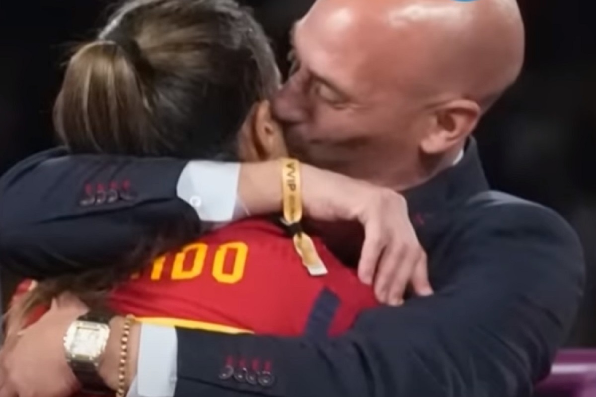 FIFA committee suspends Spanish football chief Rubiales for kissing soccer player
