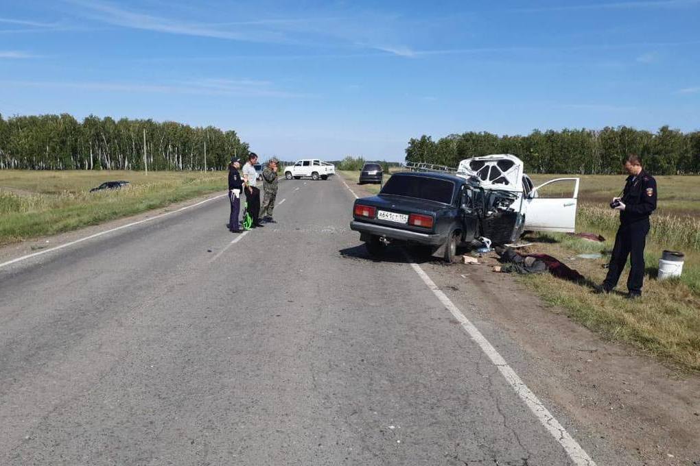 Автоавария лобовое столкновение