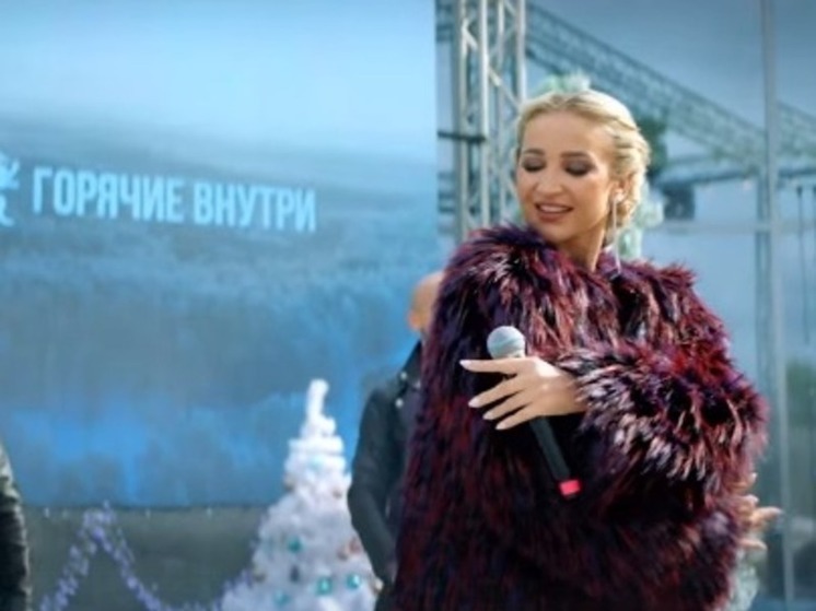 Ольга Бузова встретилась с фанатами в калининградском ТРЦ «Европа»