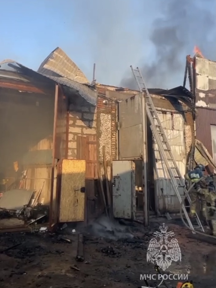 В Братске произошёл пожар в гаражном кооперативе