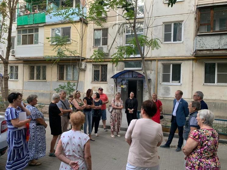 Игорь Седов заявил, что власти не оставят в беде жителей дома, в котором произошел взрыв