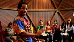 На фестивале африканской культуры в Москве россиян обучали народным играм и музыке