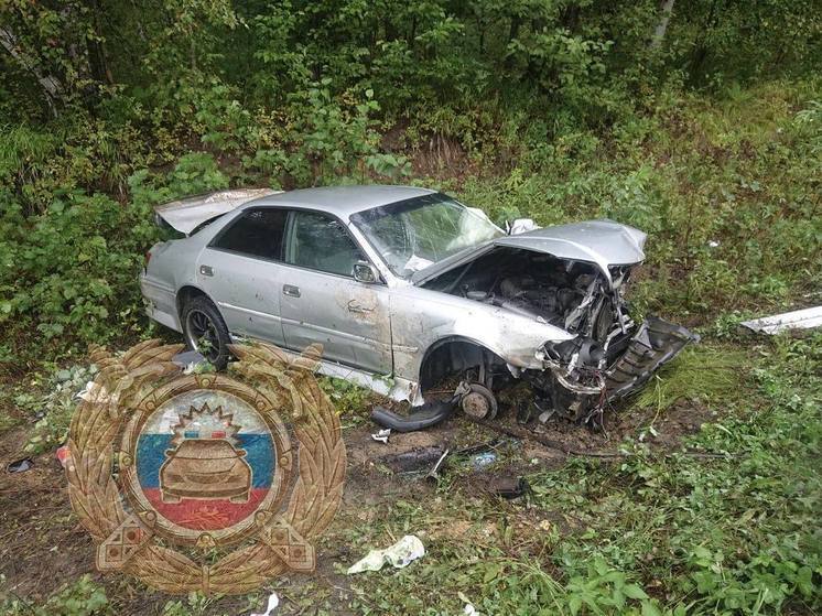 Девушка-водитель получила травмы в ДТП с участием Toyota Mark II на Сахалине