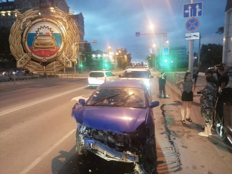 В ДТП с двумя универсалами в Южно-Сахалинске пострадали три человека