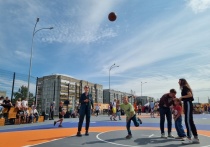 Торжественное открытие нового спортивного объекта состоялось вчера на пересечении бульвара Строителей и проспекта Химиков
