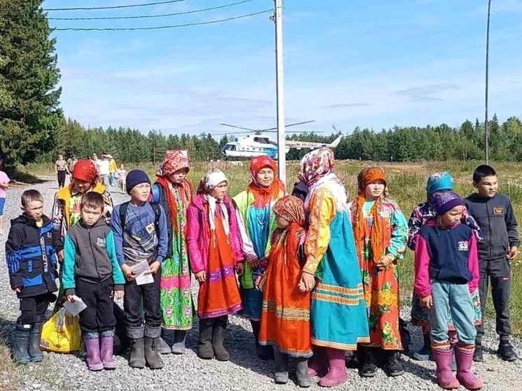 В Шурышкарском районе детей из тундры доставили вертолетом в школу-интернат