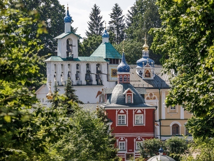 550-летие Свято-Успенского монастыря и города Печоры отмечают в Псковской области