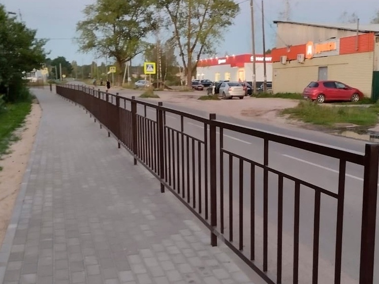 По требованию прокуратуры в брянской Клетне сделали тротуар