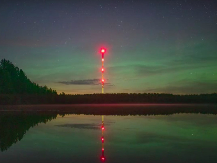 Северное сияние заснял фотограф в небе над Карелией