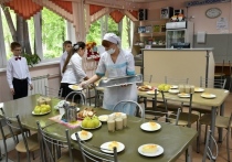 С 1 сентября 2023 года более 130 тысяч младших кузбасских школьников, обучающихся в 1-4 классах, получат возможность питаться горячей едой без оплаты