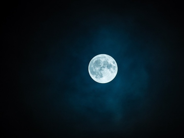 Жители Карелии увидят голубую суперлуну