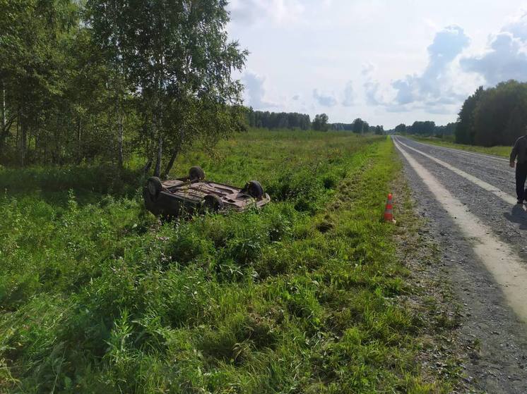 Под Новосибирском водитель «Лада Гранта» погиб при съезде в кювет