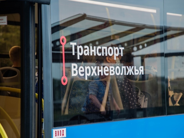 Новый уровень «зайцев»: в Твери мужчина разбил окно автобуса, убегая от контролера