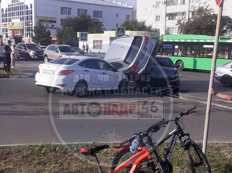 На проспекте Хрущёва в Курске случилось массовое ДТП