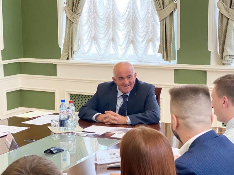 Губернатор Костромской области пообщался с участниками проекта "Лидеры России"