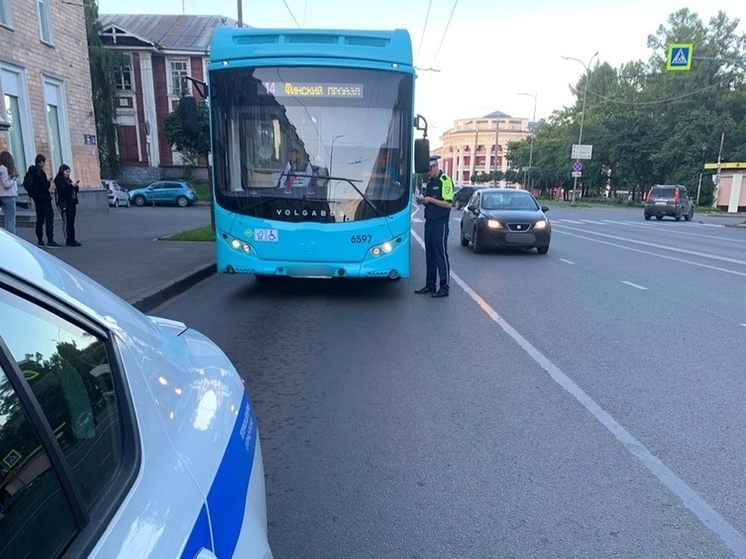 Водитель автобуса в Петрозаводске наказан за то, что не пропустил пешехода