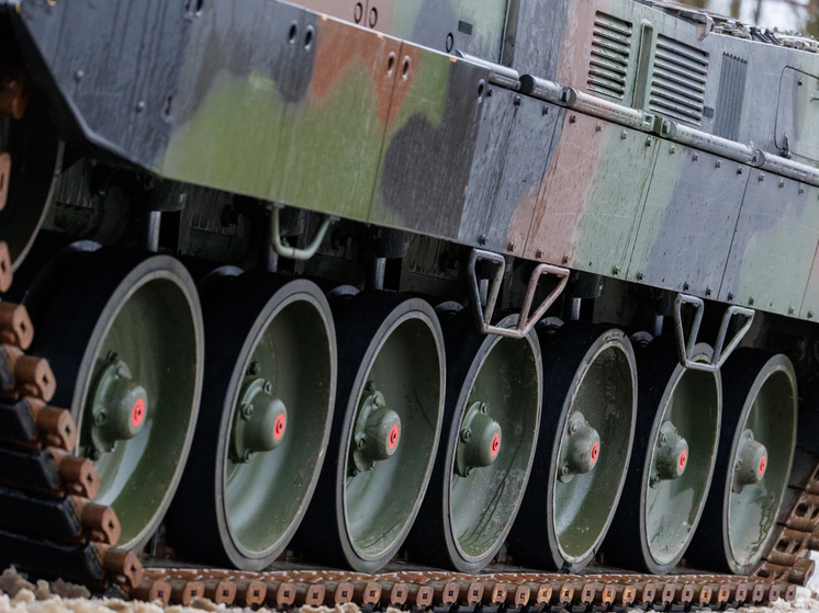 19FortyFive: немецкие танки Leopard для Украины ржавеют в Италии
