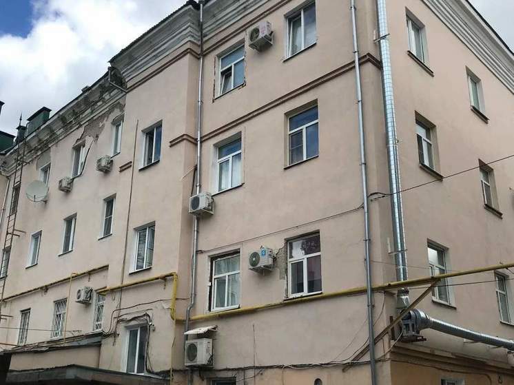 Пензенцы возмущены состоянием фасада дома у Драмтеатра