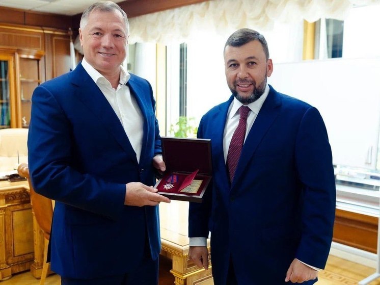 Марат Хуснуллин получил награду от руководителя ДНР