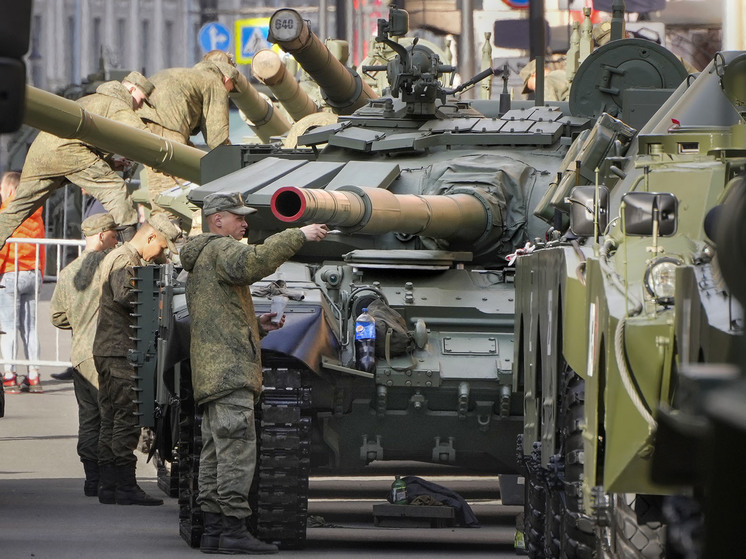 Для Киева тревожным фактором становится наша таинственная 200-тысячная группировка