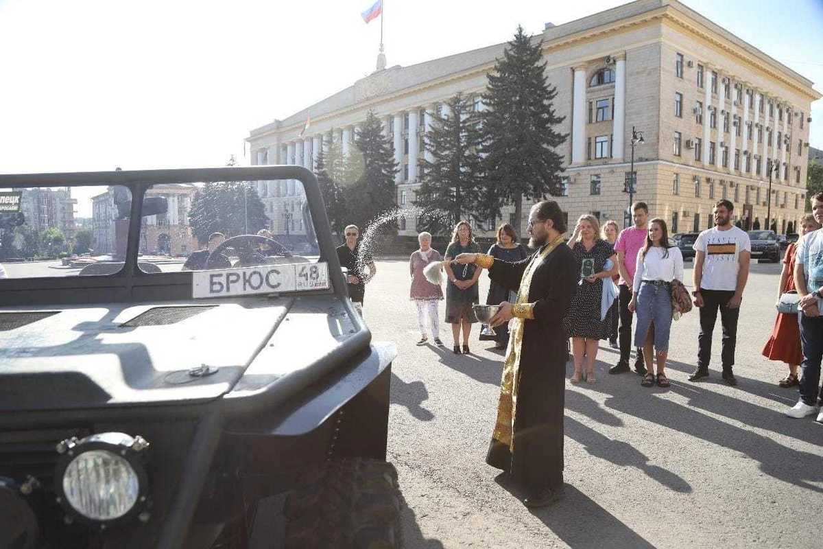 В Липецке освятили автомобиль для участников СВО - МК Липецк